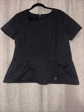 Jaanuu Black Short-Sleeve asymmetrical scrub Top with Front Pockets style J96014